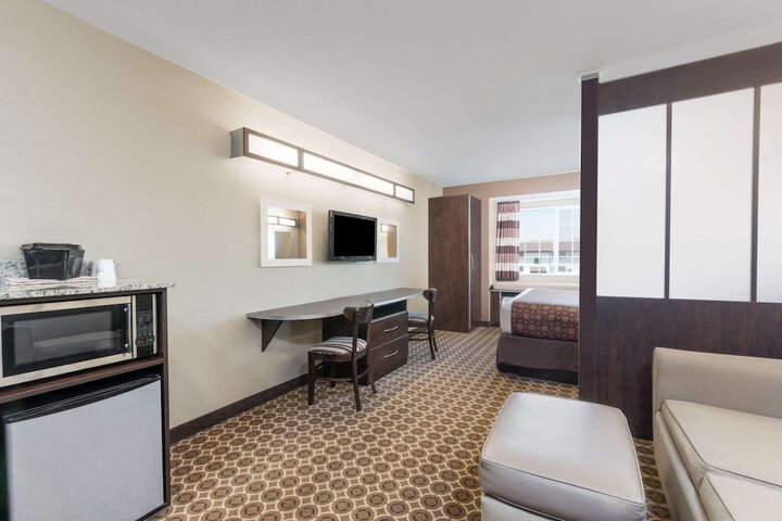 Room 11 of 26