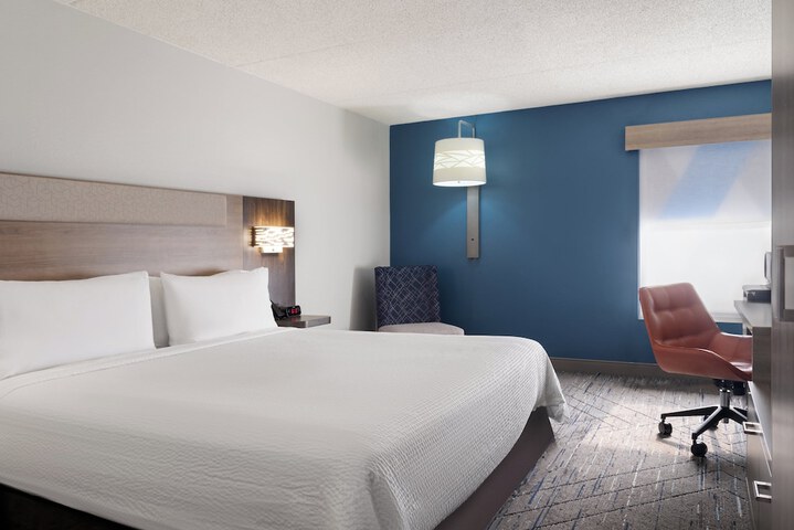 Holiday Inn Express Indianapolis Airport by IHG