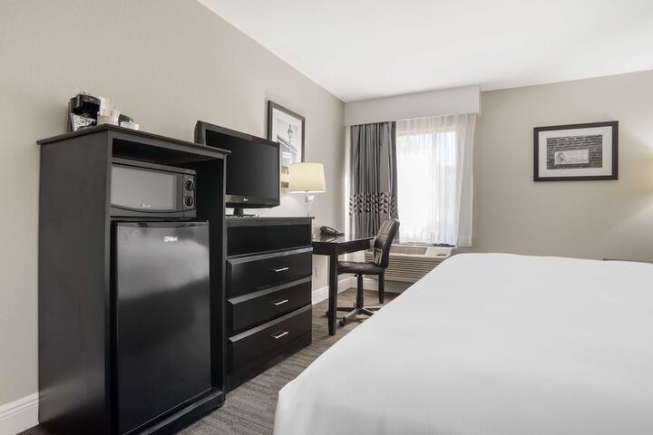 Room 15 of 27