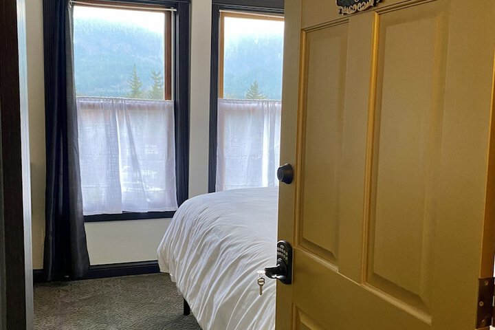 Room 26 of 92