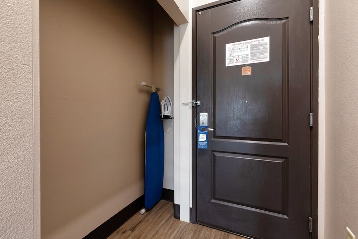 Room 56 of 170