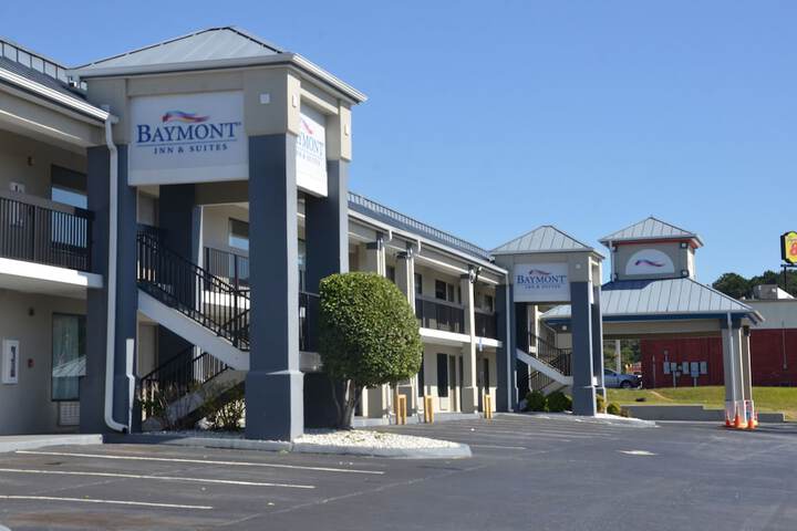 Hotel 4 of 34