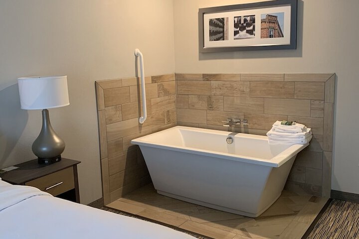 Little Crow Hotel & Conference Trademark by Wyndham