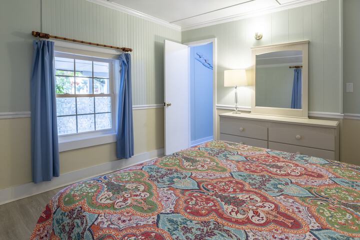 Room 222 of 309