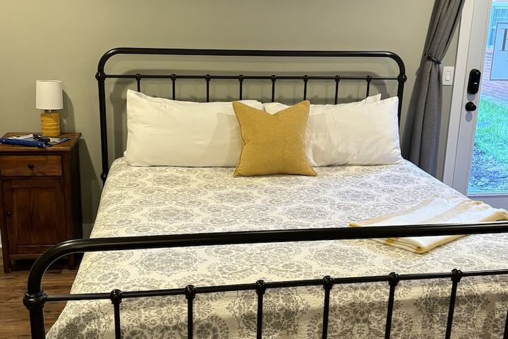 Hermann Crown Suites