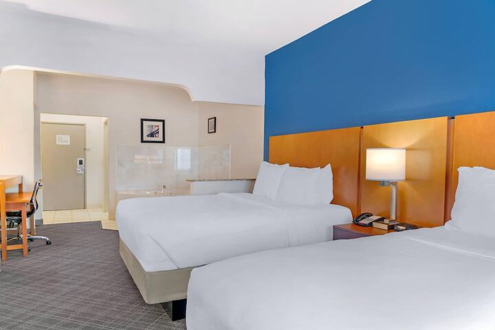 Comfort Suites Auburn Hills-Detroit