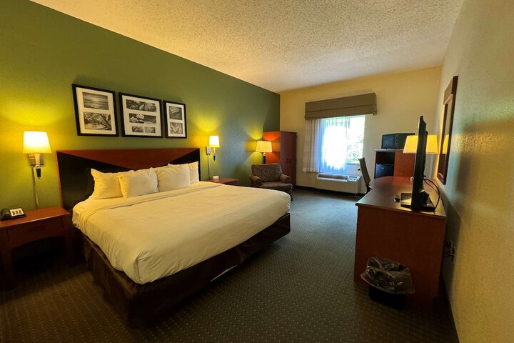 Room 12 of 20