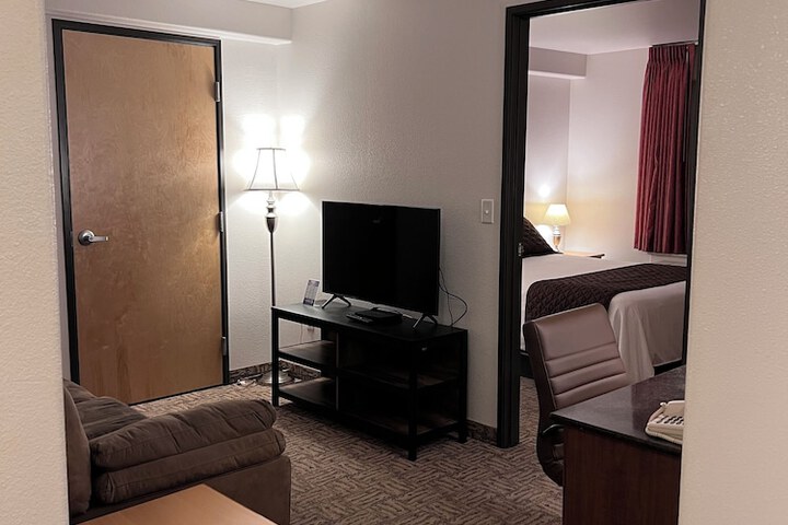 Room 28 of 62