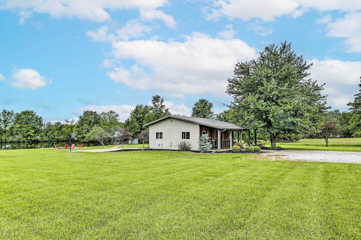 Waterfront Missouri Escape w / Private Pond & Dock!