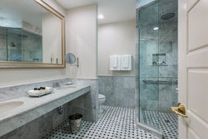 Suite 16 of 48