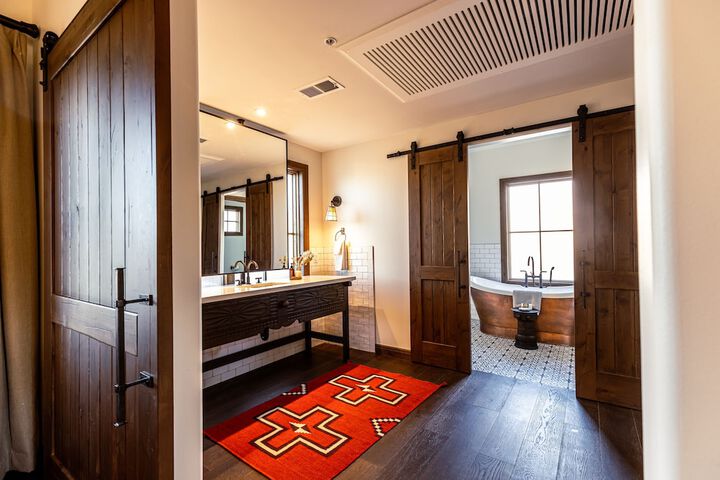 Bishops Lodge Auberge Collection