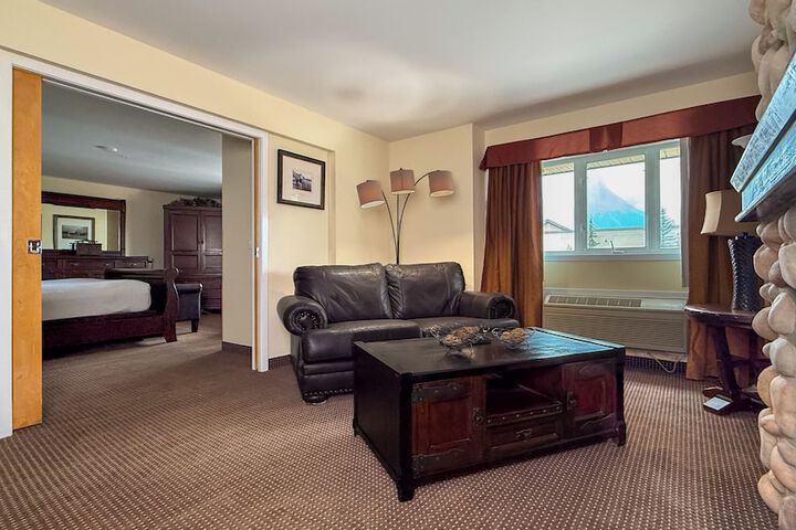 Canmore Inn & Suites