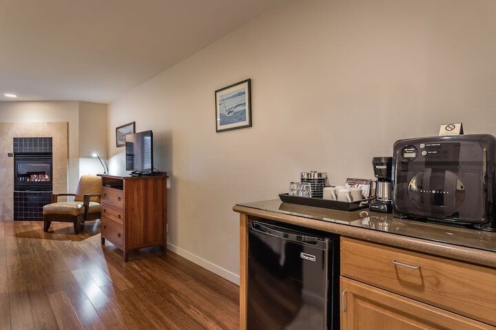 Room 12 of 30