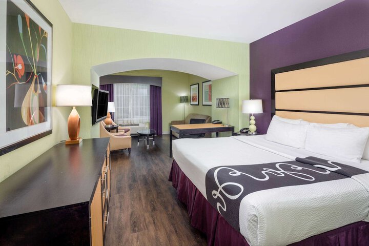 Room 15 of 38