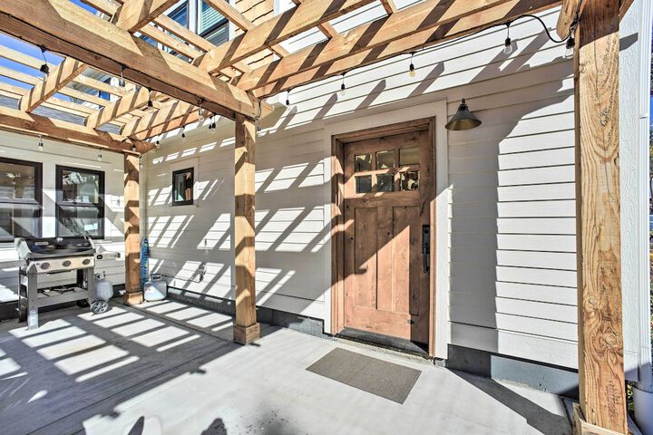 Walk to Town - Castle Rock Cottage!
