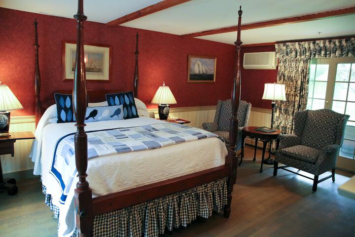 Room 37 of 73