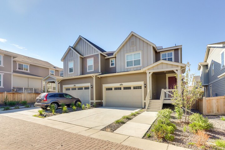9 Mi to Airport: Commerce City Townhome w / Deck
