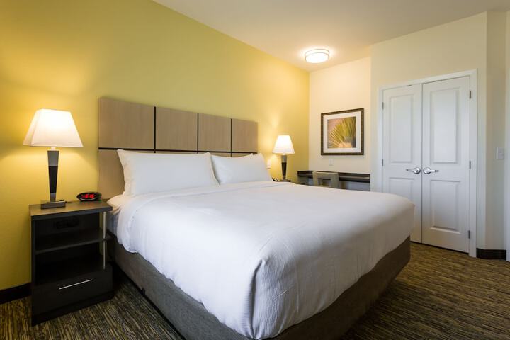 Room 10 of 26
