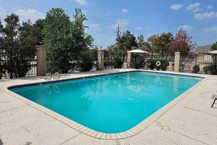 Pool 6 of 15