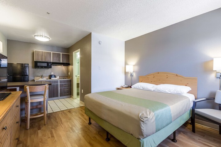 Room 16 of 24
