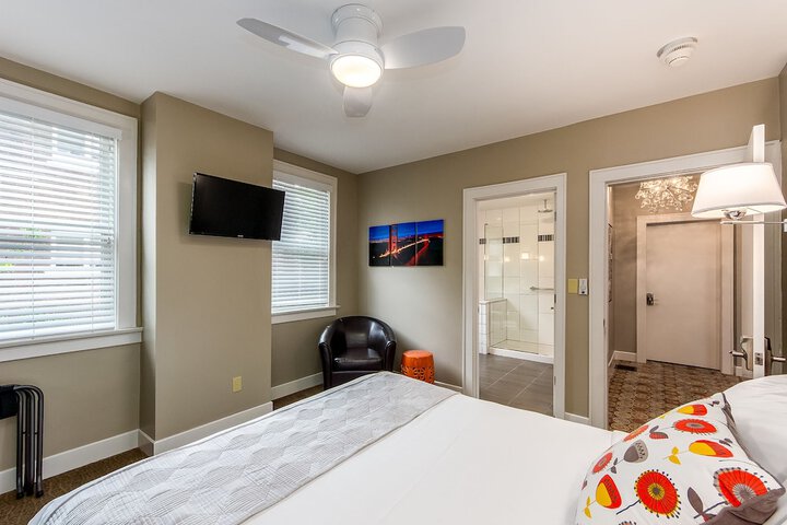Room 12 of 34
