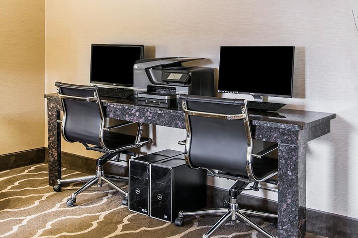Business Center 30 of 30