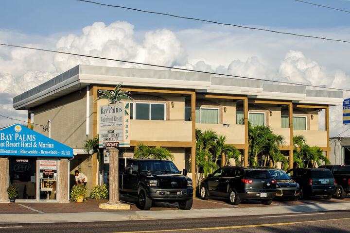 Bay Palms Waterfront Resort - Hotel and Marina