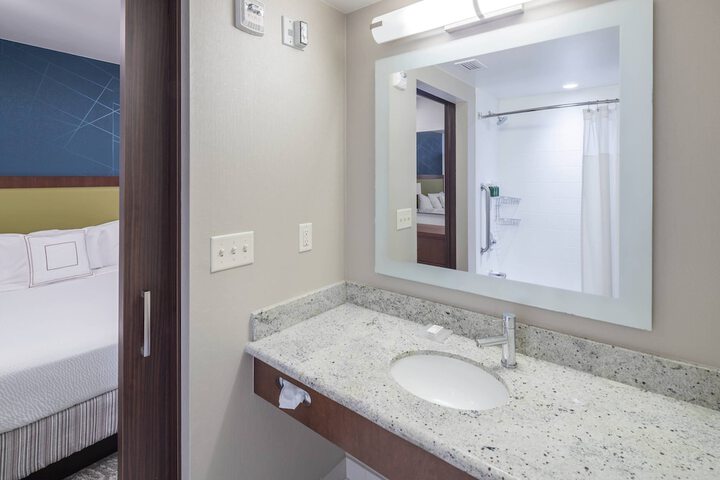 Room 11 of 21