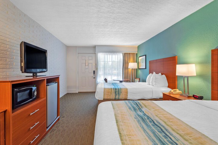 Room 17 of 25