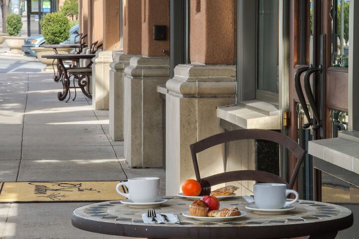Breakfast/Coffee Service 26 of 38