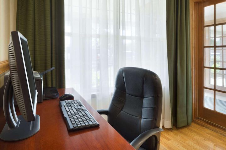 Business Center 19 of 19