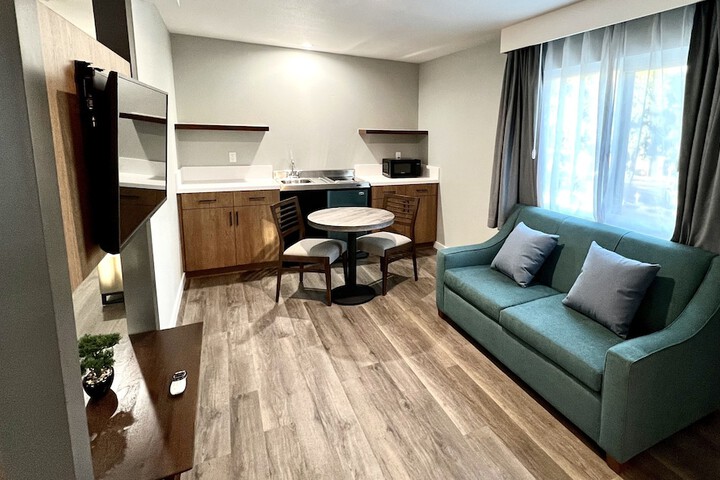 Room 10 of 27