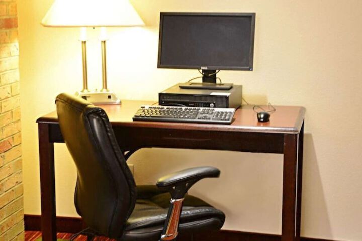 Business Center 50 of 51