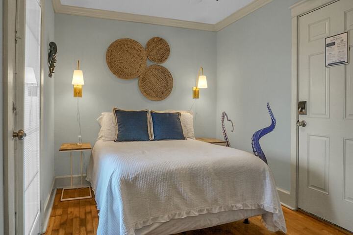 Room 43 of 61