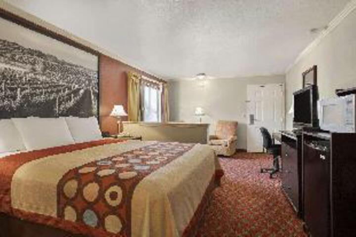 Room 25 of 26