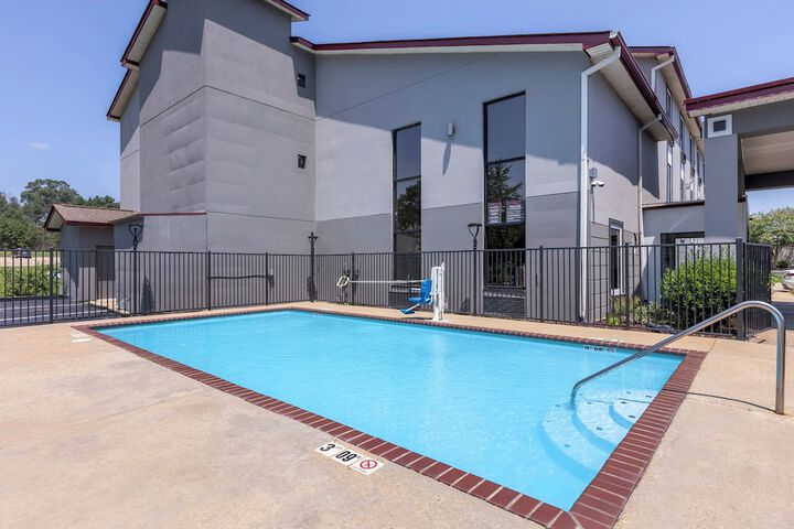 Pool 6 of 35