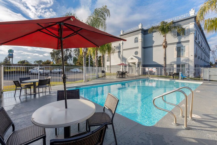 Best Western Colonial Inn