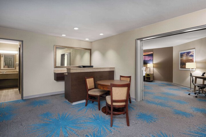 Room 21 of 41