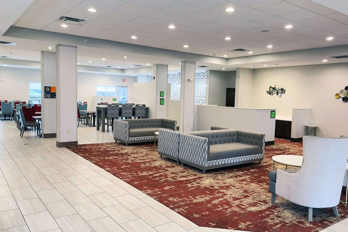 La Quinta Inn & Suites by Wyndham Jackson / Cape Girardeau
