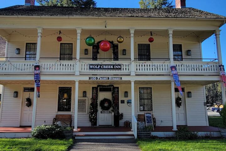 Wolf Creek Inn & Tavern