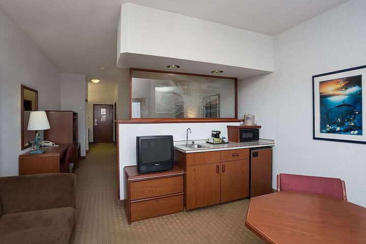 Room 10 of 25