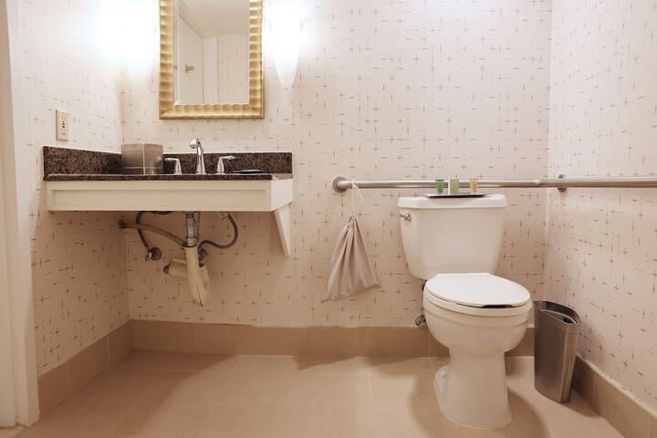 Ontario Airport Hotel & Conference Center