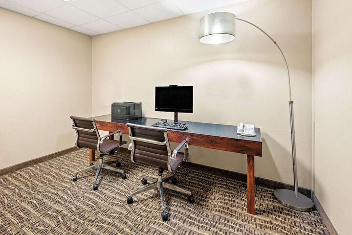 Business Center 57 of 58