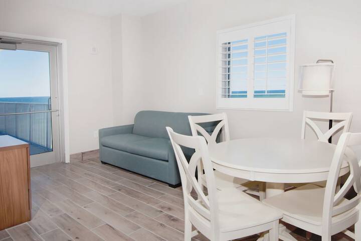 Holiday Inn Express & Suites Panama City Beach - Beachfront by IHG