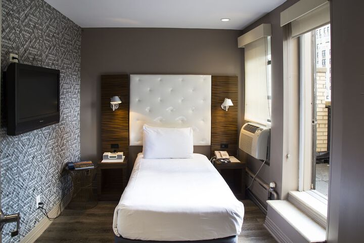 Room 35 of 53