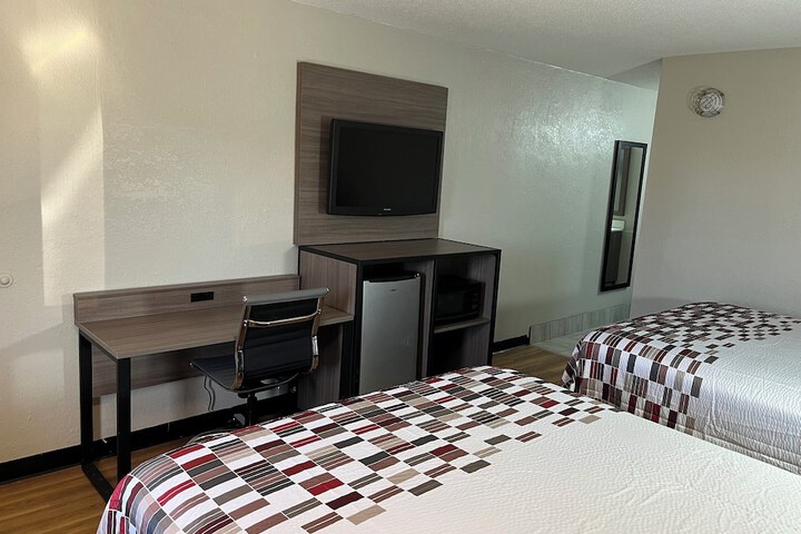 Room 11 of 17
