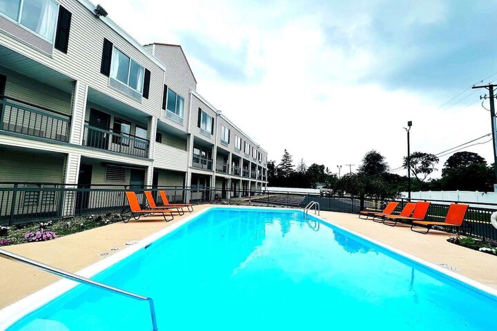 Pool 11 of 111