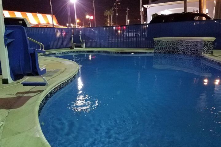Pool 14 of 34