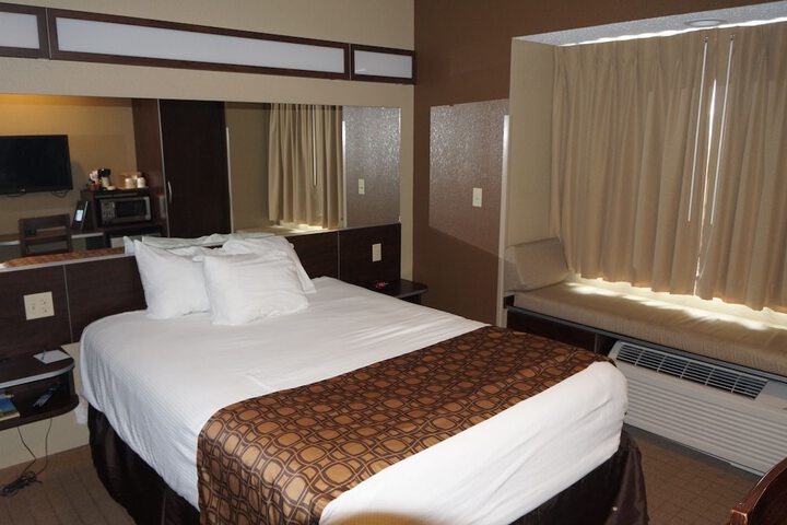 Room 16 of 39