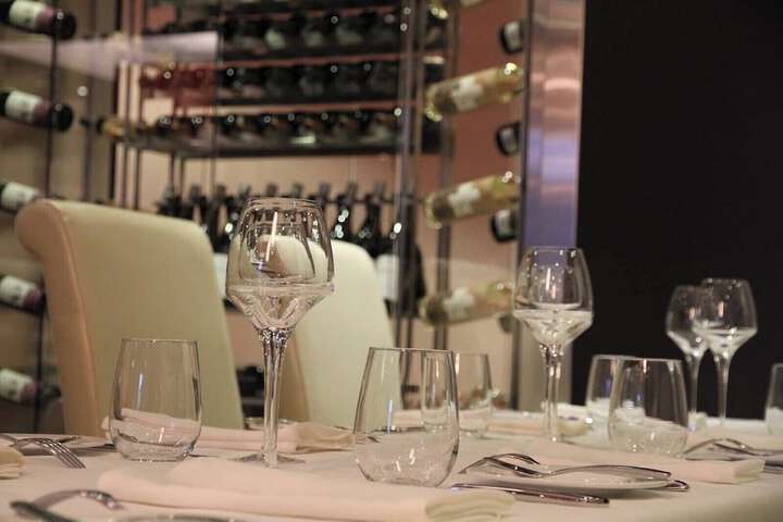 Dining 40 of 65